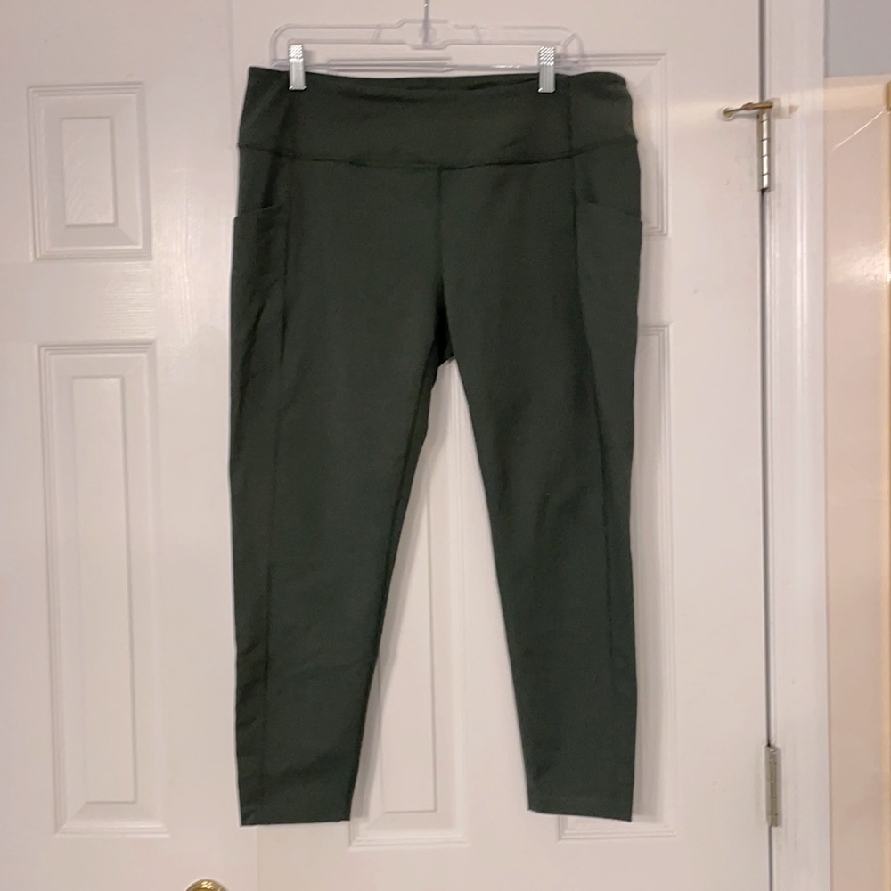 Zella crop leggings